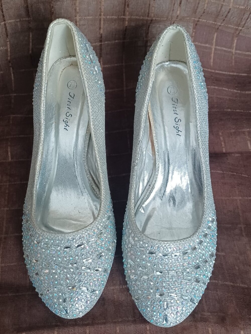 Silver Glitter Shoes, sz 7 1/2 By First Sight